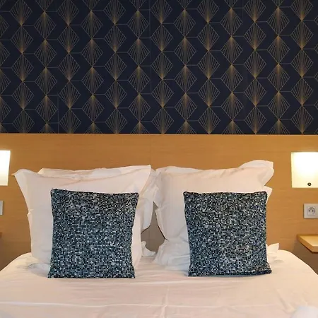 Maison Cliquot - Centre Apartment